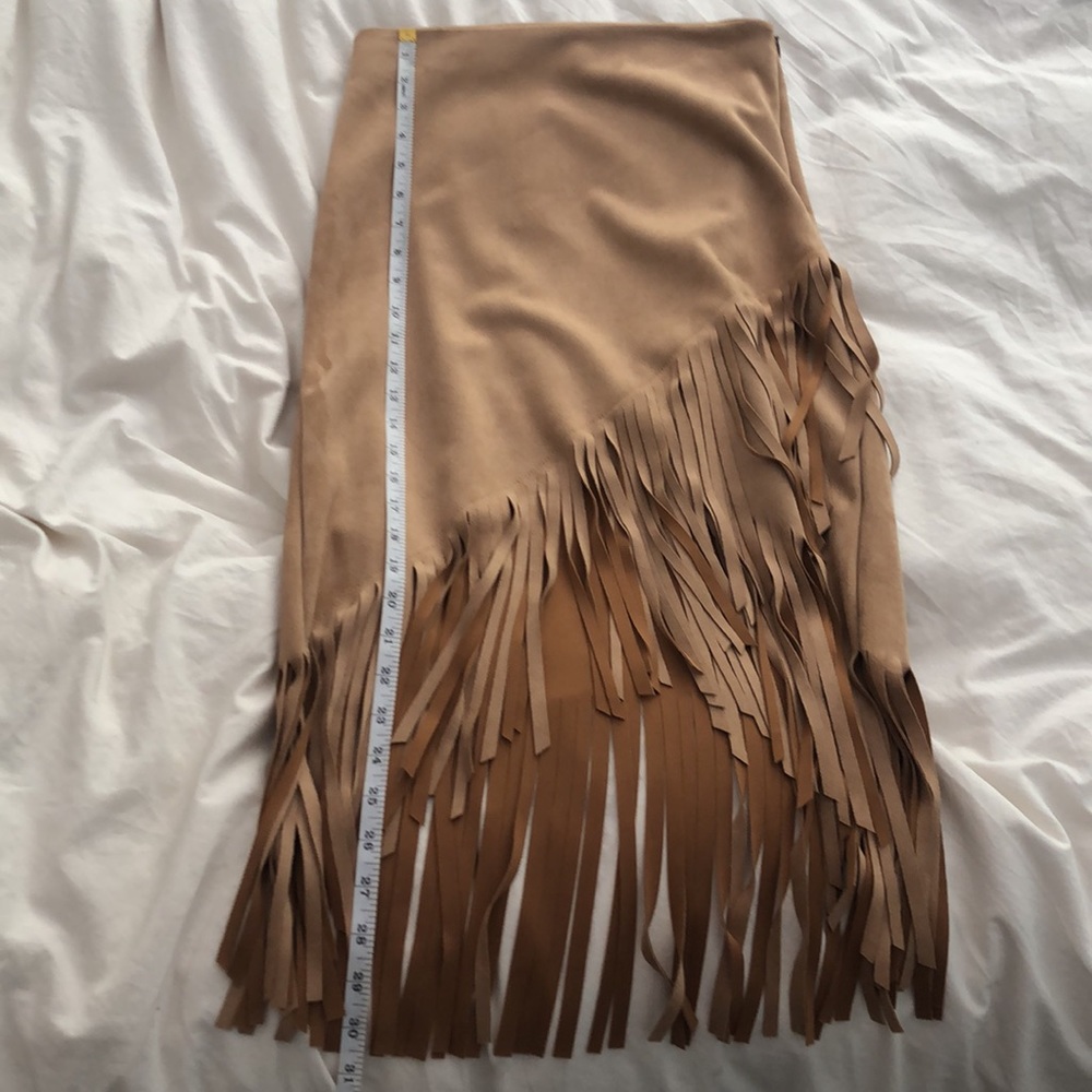 Aqua faux suede skirt with fringes. Never worn, small cut on one fringe - Picture 6 of 8